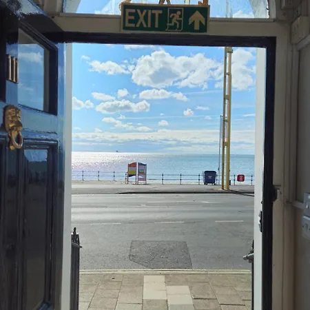 Spacious Seafront Apartment, Beach & Sea Views, Parking Weymouth Exterior photo